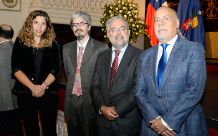 Dra. Pamela Wurmann junto a los doctores Eduardo Tobar, Manuel Kukuljan y Esteban Cortés