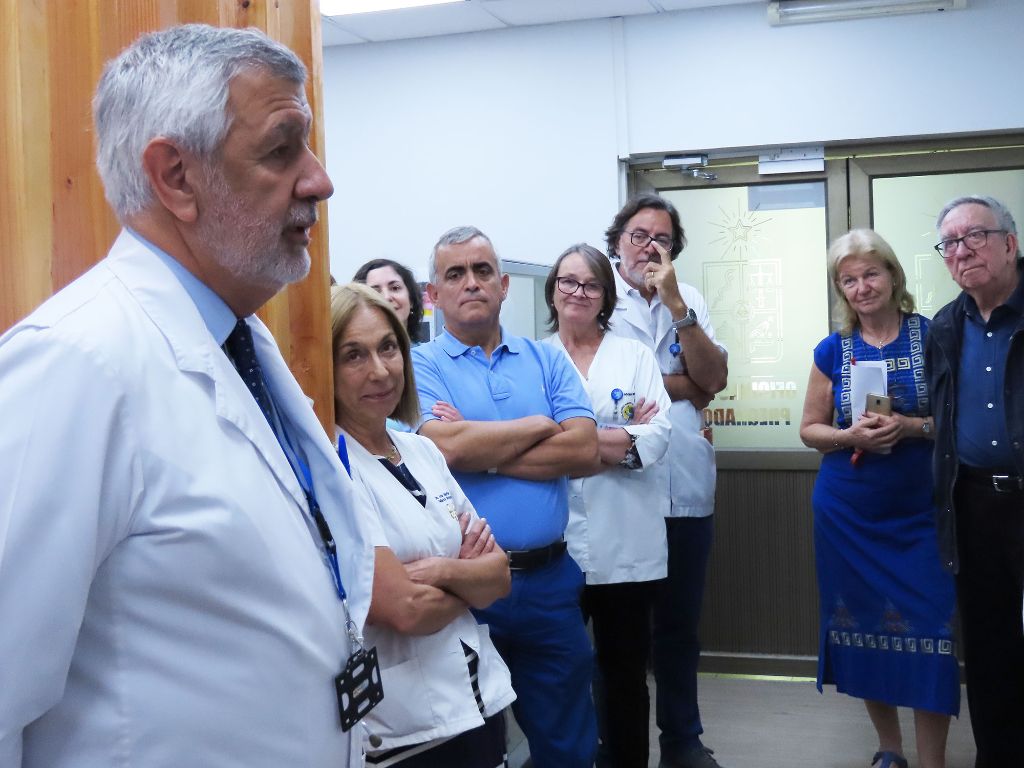 Salas de médicos del Hospital Roberto del Rio fueron rebautizadas con