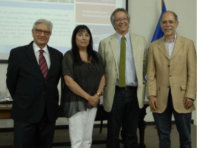 Doctores Ramiro Molina, Adela Montero y Óscar Arteaga junto al profesor Juan Cortés. 