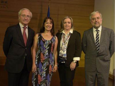 Doctores Luis Ibáñez, María Elena Santolaya, Trinidad Hoyl y Manuel Kukuljan. 
