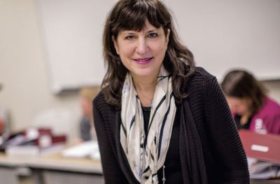 Laura Gitlin, destacada investigadora visita la Universidad de Chile
