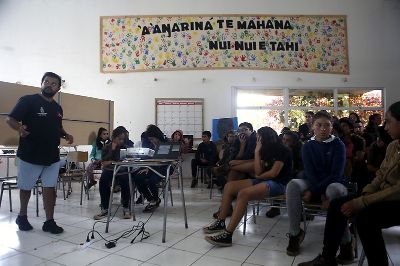 Se llevaron a cabo charlas y jornadas de testeo en el Liceo Aldea Educativa de Rapa Nui y en el Colegio Hermano Eugenio Eyraud.