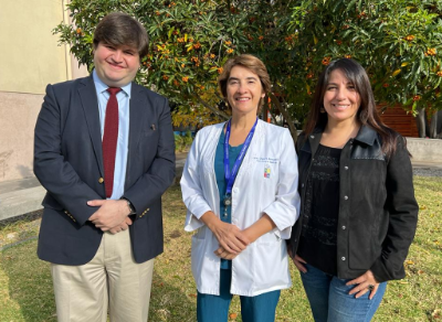 Doctores Arnaldo Marín, Olga Barajas y Katherine Marcelain. 