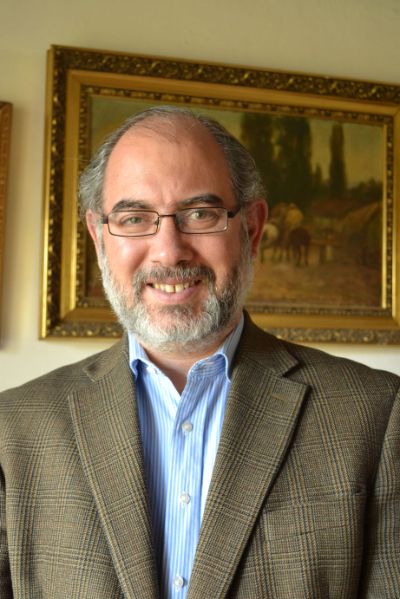 Luis Valentín Ferrada Walker, académico del Departamento de Derecho Internacional de la Facultad de Derecho de la U. de Chile, y redactor principal del Estatuto Chileno Antártico.