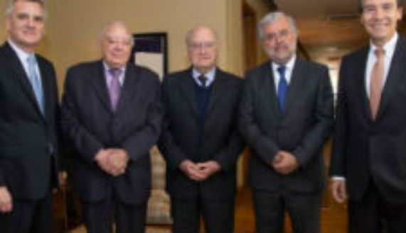 Claudio Melandri, doctores Rodolfo Armas, Fernando Monckeberg y Manuel Kukuljan, junto a Carlos Schärer 