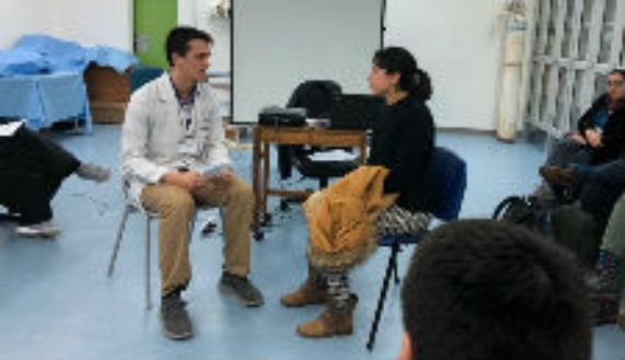 El curso taller incluye actividades con paciente simulado.