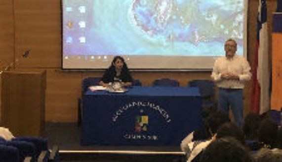El doctor Leonardo Urrutia destacó la exitosa participación de los residentes del programa de formación de especialistas en medicina general familiar.