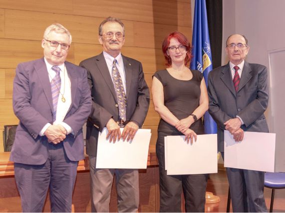 Doctores Ennio Vivaldi, Arturo Ferreira, Ulrike Kemmerling en representación de Norbel Galanti, y Raúl Domenech. 