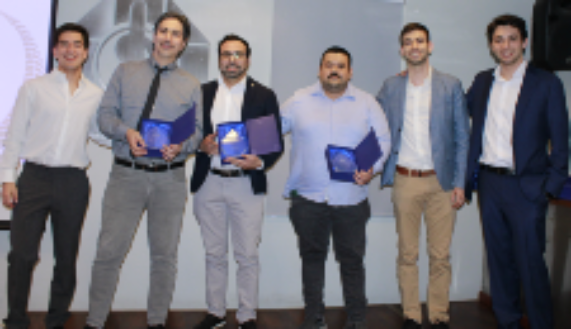 La ACEM distinguió a sus docentes asesores; entre ellos, los doctores Leandro Carreño, Abraham Gajardo y Gabriel Sandoval. 