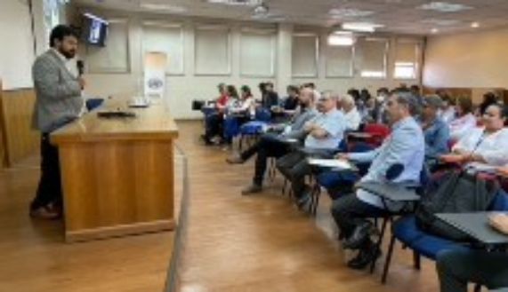 El doctor Fernando Valiente, académico del Programa de Virología del ICBM, es miembro de la CoviRed como acción estratégica del Cyted y organizador del encuentro.