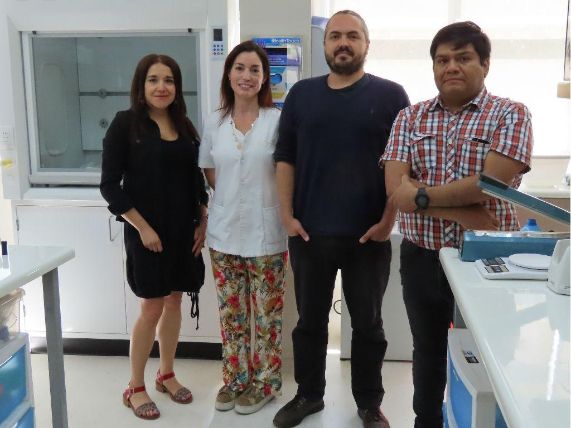 Doctores Bárbara Echiburú, Amanda Ladrón de Guevara, Nicolás Crisosto y Manuel Maliqueo, del Laboratorio de Endocrinología y Metabolismo Campus Occidente