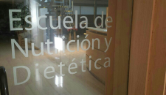 La comisión de autoevaluación de la carrera de Nutrición llama a participar del proceso a académicos, estudiantes, funcionarios, egresados y empleadores.